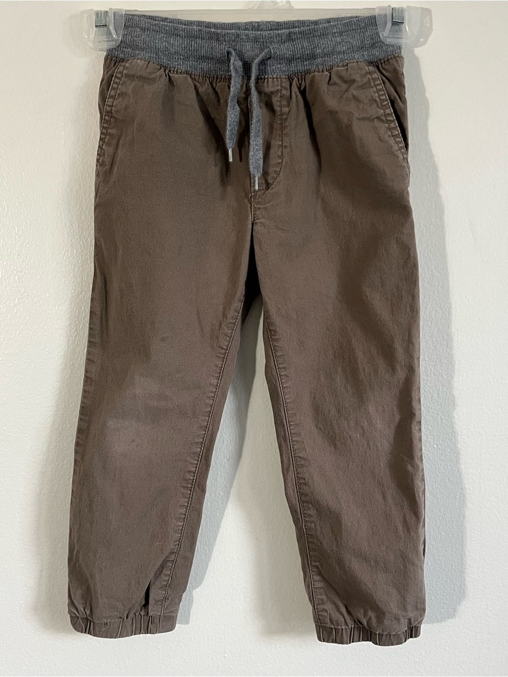 OshKosh B'gosh Khaki Joggers size 4T